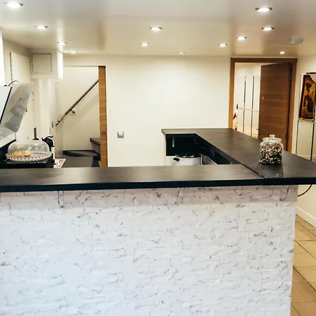 Kimia House Apartment